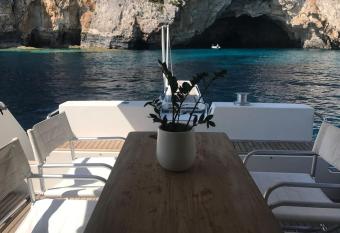 Motor yacht 45 , 3 Cabins, 2 WC has Balcony rooms