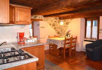 Casa della Nonna has Balcony rooms