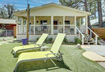 Cheerful Mountain Escape has Balcony rooms