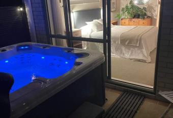 Shore to Please has Balcony rooms