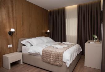 Vila Muslli has Balcony rooms