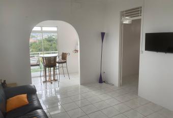 Appartement Orchid  e allows 18 year olds to book a room