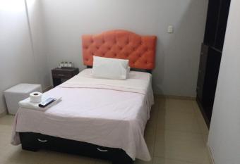 El palacio has Smoking/Balcony rooms