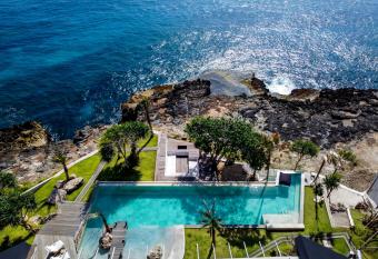 The Shambala Villa Lembongan by Alfred in Bali allows 18 year olds to book a room