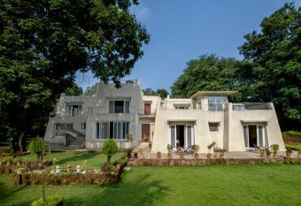 SaffronStays Riverscape Villa, Karjat has Balcony rooms