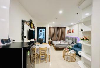Vinhomes Ocean Park - Safari Homestay allows 18 year olds to book a room