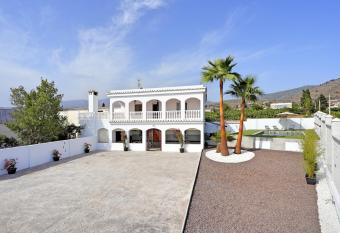 Cortijo Andalucia has Balcony rooms