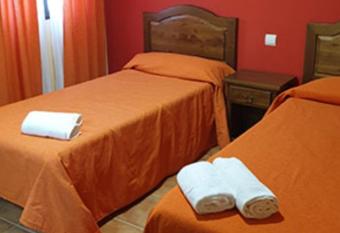 Hostal El Hidalgo allows 18 year olds to book a room