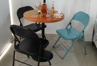 APARTAESTUDIO EN MANGA CARTAGENA allows 18 year olds to book a room