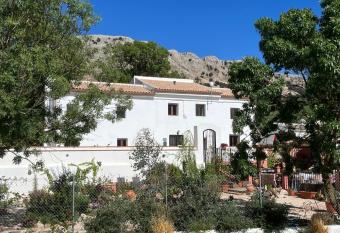 El Retiro allows 18 year olds to book a room