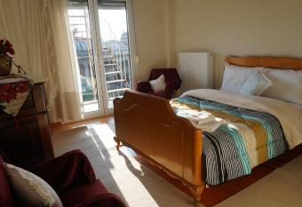 Santa Monica Prestige has Balcony rooms