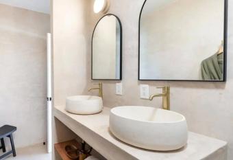 Finca Nopali Stunning Oasis On 3 Acres allows 18 year olds to book a room