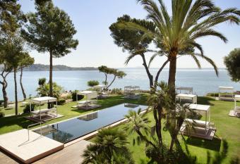Hotel de Mar Gran Meli   - Adults Only - The Leading Hotels of the World allows 18 year olds to book a room