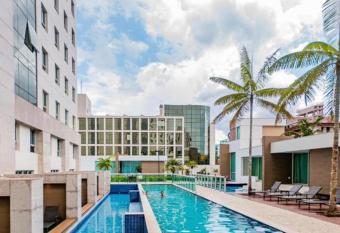 Flat no Jade hotel allows 18 year olds to book a room