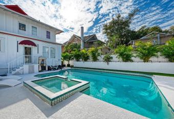 Prestige Collection, Hotel Boutique allows 18 year olds to book a room