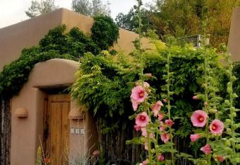 The Rose Casita Gorgeous Santa fe Casita has Balcony rooms