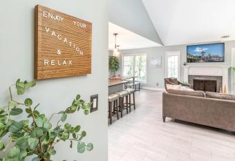 Evian 142 has Balcony rooms