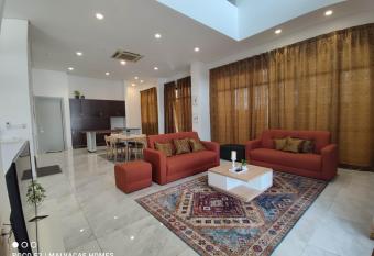 Melur Villa By Malvacae Homestay Shah Alam has Balcony rooms