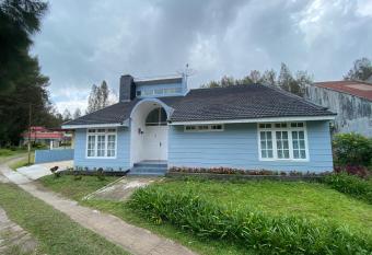 Villa Berastagi Indah A17 - TEBU MANIS has Balcony rooms