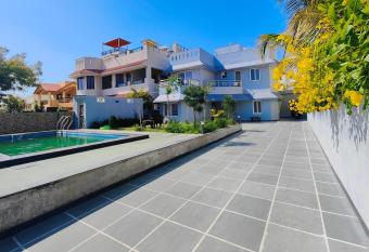The Udaipur Villa has Smoking/Balcony rooms