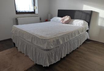 Apartment am See - Borken, Hessen allows 18 year olds to book a room