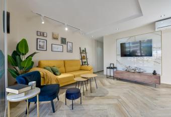 Apartamento BERMUDAS en Calpe allows 18 year olds to book a room