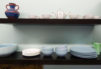 Riverfront Loft Apt A allows 18 year olds to book a room