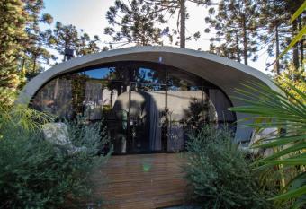 Aton Cabanas Boutique allows 18 year olds to book a room