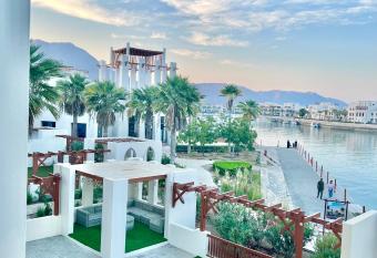 Alsaifh Flat has Balcony rooms