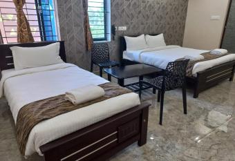 HOTEL GRAND SAPPHIRE allows 18 year olds to book a room