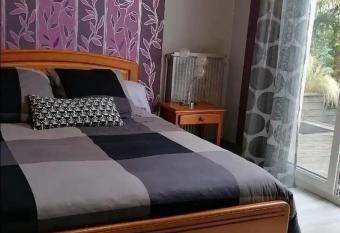 Bienvenue allows 18 year olds to book a room