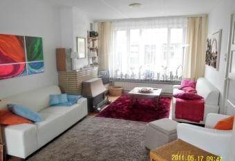 Breskens, Boulevard 134 allows 18 year olds to book a room