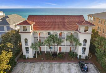 Capistrano E101 has Balcony rooms