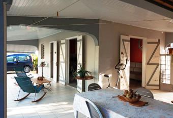 Villa SUNESIS Lamentin has Balcony rooms