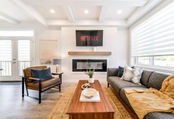 Modern Nordic Escape, 3BR Near WEM & DT, Fireplace, Wifi, Sleeps 6! has Balcony rooms