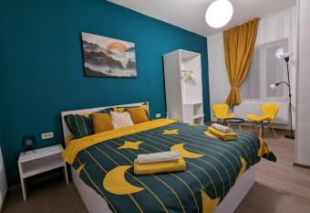 1 Josepartment allows 18 year olds to book a room