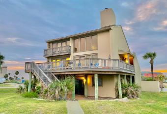 Beachy Keen has Balcony rooms