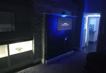 Great Value -1 bedroom Appartment in city centre allows 18 year olds to book a room