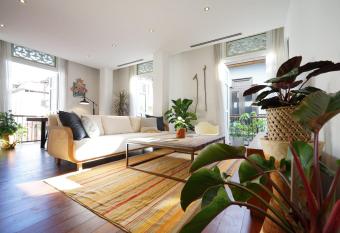 Amazing 2BR in Casco Viejo allows 18 year olds to book a room