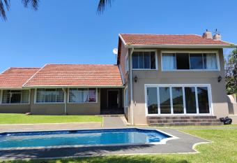 Peace of Mind Holiday Home has Balcony rooms