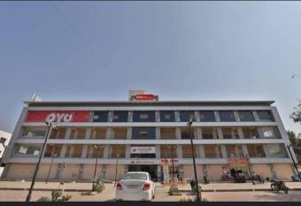 HOTEL MERIDAN PALACE has Smoking rooms