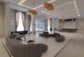 Luxury Sea View Apartment with Amazing Amenities at Pearl Qatar has rooms with a private hot tub