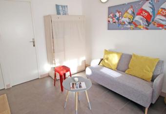 Le Clos des Flots - La Plage has Balcony rooms