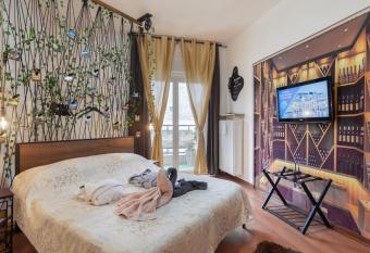 Wine Suite has Balcony rooms