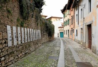 Monastero Maggiore 1 has Balcony rooms
