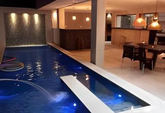 Lis zen Suite 03 allows 18 year olds to book a room