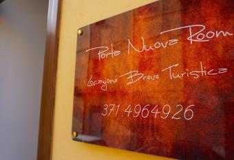 Porta Nuova Room Locazione Breve Turistica allows 18 year olds to book a room