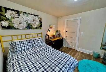 Private Room with Shared Bathroom on the Upper Level of the House allows 18 year olds to book a room