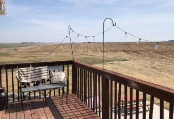 Breathtaking Rustic Farmhouse Getaway has Balcony rooms