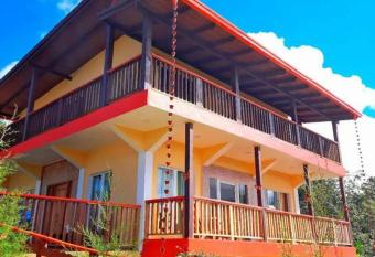 Villa Cantar de Oto  o. Un para  so en las monta  as. has Smoking/Balcony rooms